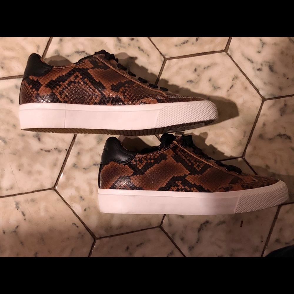 NWOT Rag & Bone sneakers - Picture 4 of 7
